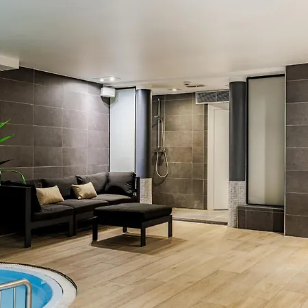 Saint Sauveur By Wp מלון 4*