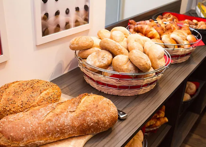 Hotel Saint Sauveur By Wp 4*